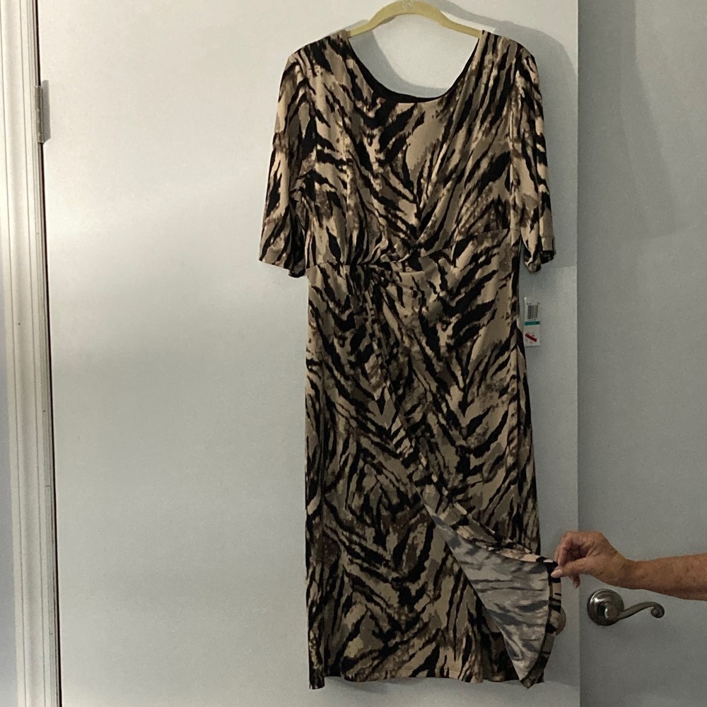 Connected Apparel Beige and Black Long Sleeve Dress